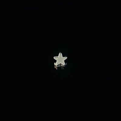 Титановая звезда накрутка на лабрет  фото